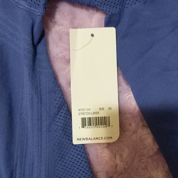 New balance exercise shirt - Picture 2 of 7